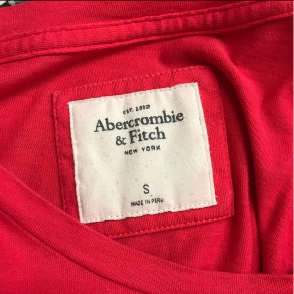 Vintage 100% Cotton Abercrombie & Fitch Coral Red Embroidered Patch Crop T-Shirt - Picture 6 of 8